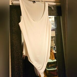 Express Body Contour Bodysuit Size M White V neck